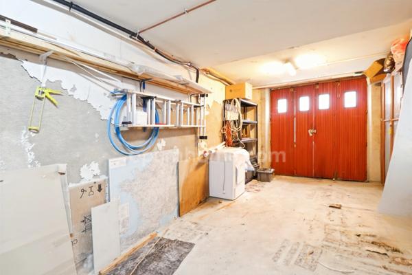 Maison de charme de 104 m² - 4 pièces - 3 chambres ave cour et garage - MAGNAC LAVAL (87)