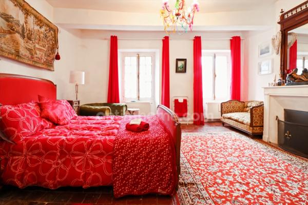 Maison de charme de 104 m² - 4 pièces - 3 chambres ave cour et garage - MAGNAC LAVAL (87)