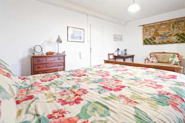 Maison de charme de 104 m² - 4 pièces - 3 chambres ave cour et garage - MAGNAC LAVAL (87)