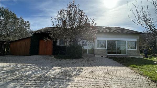 Maison à vendre |  Saint-Laurent-les-Tours |  7 pièces | 188 m²