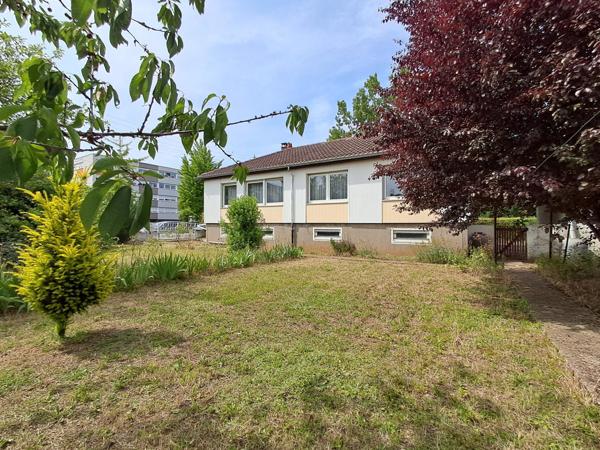 Pavillon plan pied surélevé avec sous sol complet