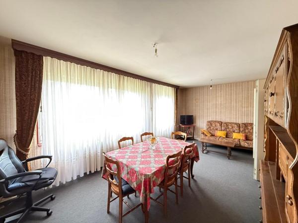 Pavillon plan pied surélevé avec sous sol complet