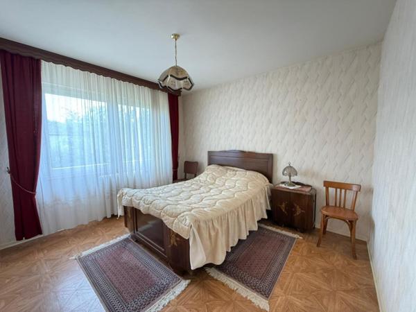 Pavillon plan pied surélevé avec sous sol complet