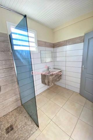 Appartement à louer 3 pièces de 74 m²