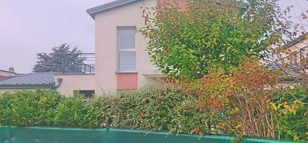 À vendre - Maison individuelle, 5 pièces située à MIONS (69780)