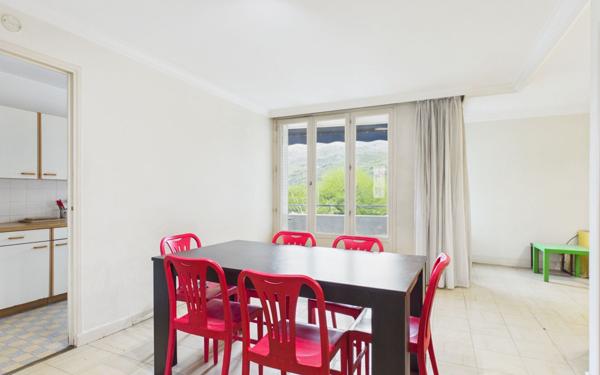 Appartement à vendre    4 pièces • 81,82 m2 Grenoble