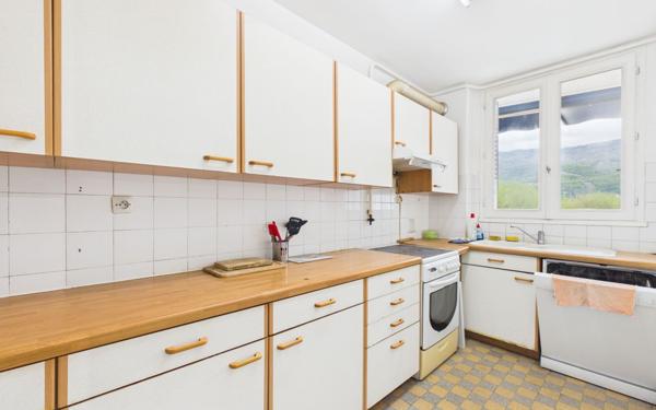 Appartement à vendre    4 pièces • 81,82 m2 Grenoble