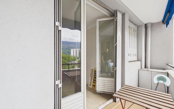 Appartement à vendre    4 pièces • 81,82 m2 Grenoble