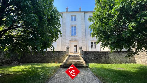 APPARTEMENT DANS UNE RÉSIDENCE SÉCURISÉE CENTRE-VILLE DE BAYEUX-CALVADOS-NORMANDIE-FRANCE