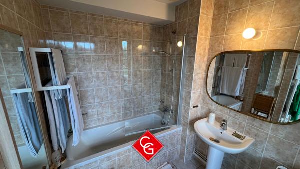 APPARTEMENT DANS UNE RÉSIDENCE SÉCURISÉE CENTRE-VILLE DE BAYEUX-CALVADOS-NORMANDIE-FRANCE