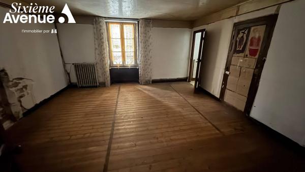 Immeuble 5 pièces 200.76 m2
