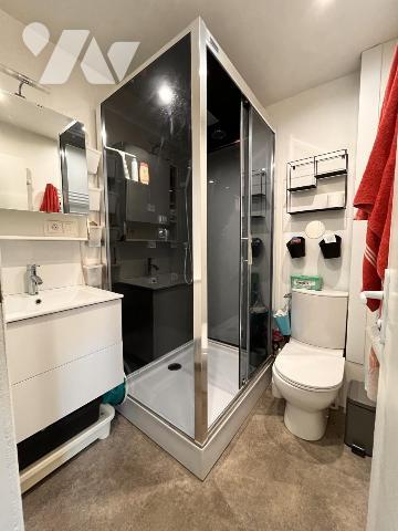 Proche centre-ville et voies rapides - immeuble comprenant 3 appartements 