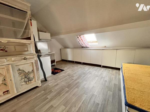 Proche centre-ville et voies rapides - immeuble comprenant 3 appartements 