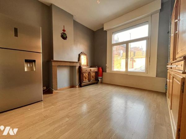 Proche centre-ville et voies rapides - immeuble comprenant 3 appartements 