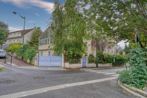 Maison Le Plessis Robinson 6 pièce(s) 195 m2 €799 000 ** - Référence 172