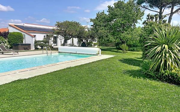 Maison à vendre    6 pièces •  Dompierre-sur-Mer