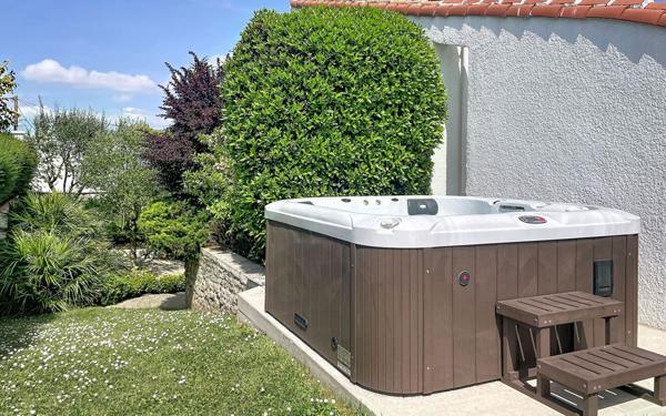 Maison à vendre    6 pièces •  Dompierre-sur-Mer