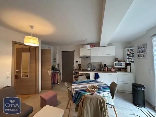 Appartement à louer 1 pièce 37.3m²