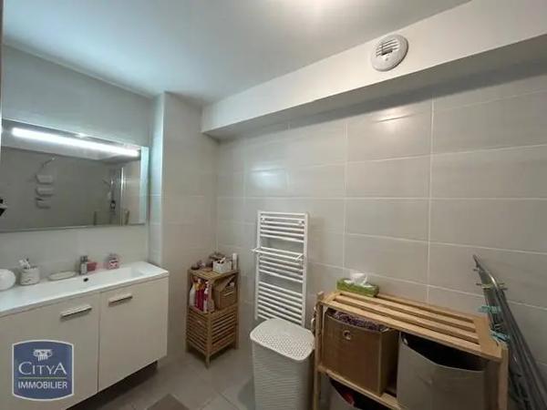 Appartement à louer 1 pièce 37.3m²