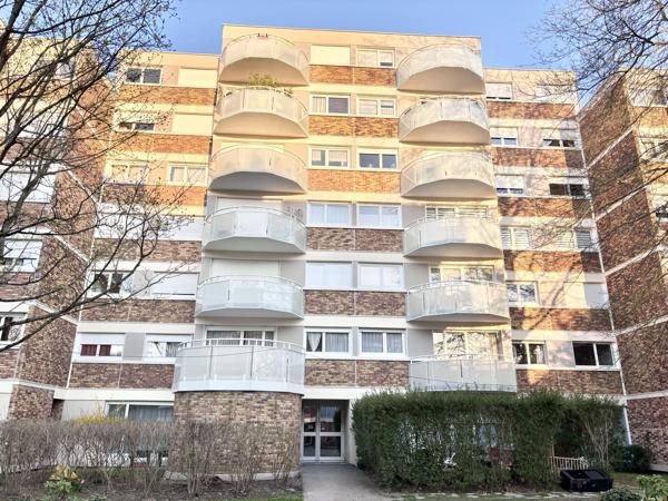Appartement F3 de 73,96 m2 avec terrasse et place de parking en sous-sol