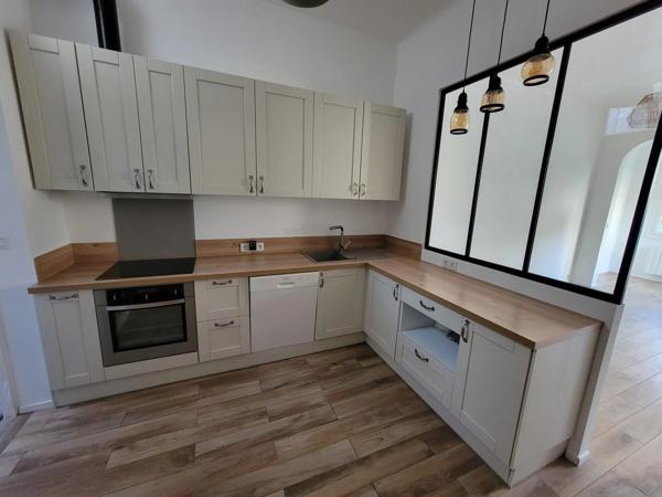 Location                                                      Maison de ville
                        
                     3 pièces                      59 m2                     à Nice