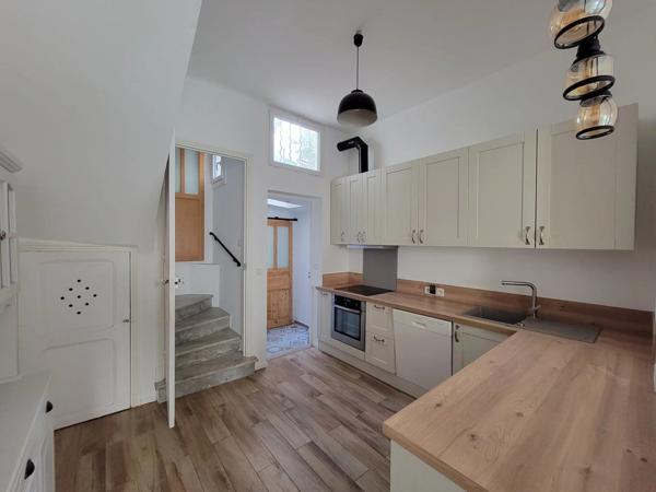 Location                                                      Maison de ville
                        
                     3 pièces                      59 m2                     à Nice
