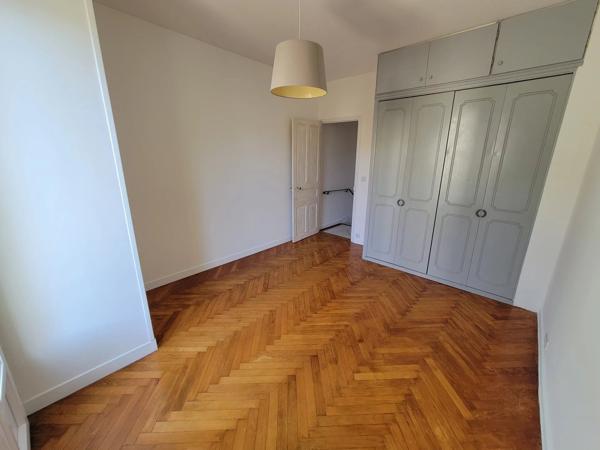 Location                                                      Maison de ville
                        
                     3 pièces                      59 m2                     à Nice