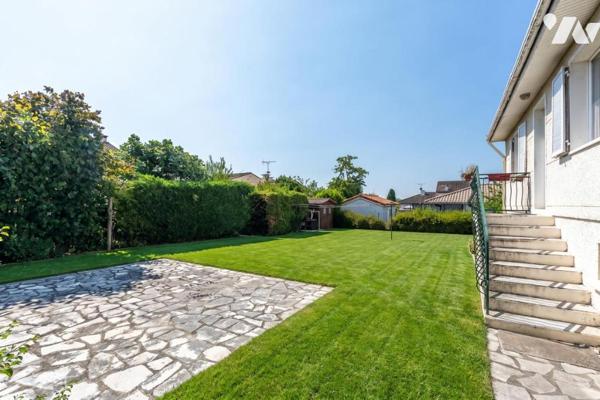 Petite maison à rénover au cœur du village