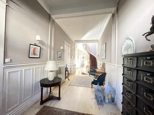 Maison Bourgeoise Saint-quentin 10 pièces 320 m2