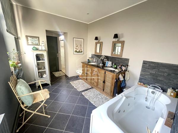 Maison Bourgeoise Saint-quentin 10 pièces 320 m2