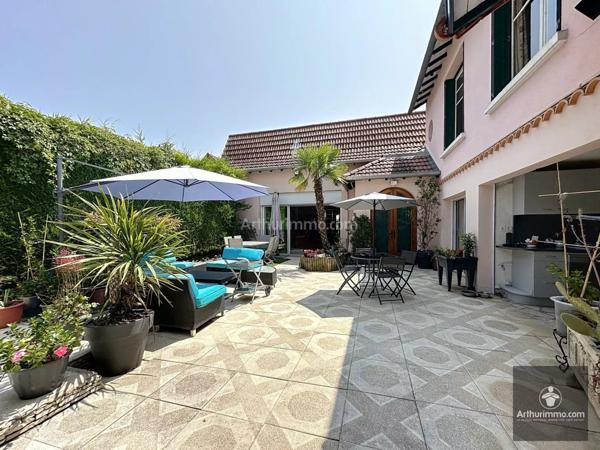 Vente Maison 8 pièces 308 m2 à Roanne