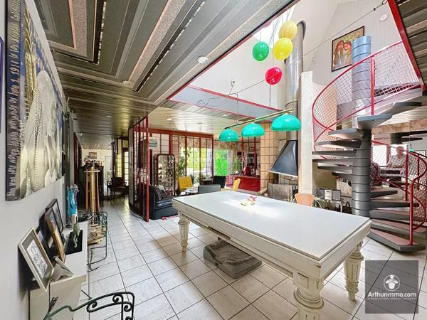 Vente Maison 8 pièces 308 m2 à Roanne