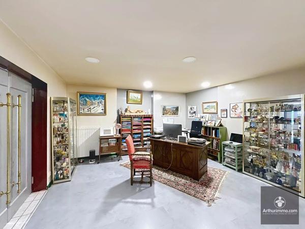 Vente Maison 8 pièces 308 m2 à Roanne