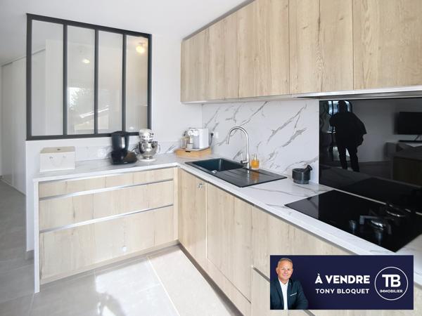 FRONTONAS - GRAND T3 AVEC TERRASSE - GARAGE FERME - PLACE DE PARKING
