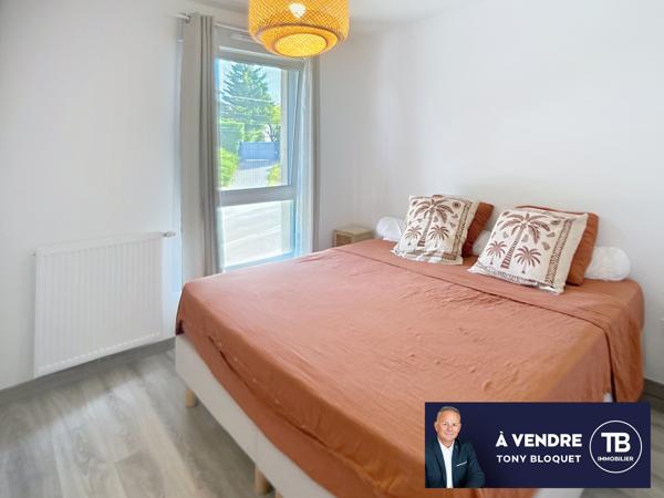 FRONTONAS - GRAND T3 AVEC TERRASSE - GARAGE FERME - PLACE DE PARKING