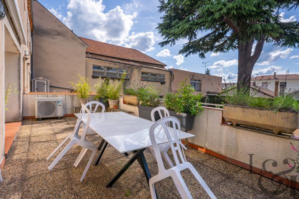 Appartement T3 avec terrasse à vendre à Villeneuve-sur-Lot.
