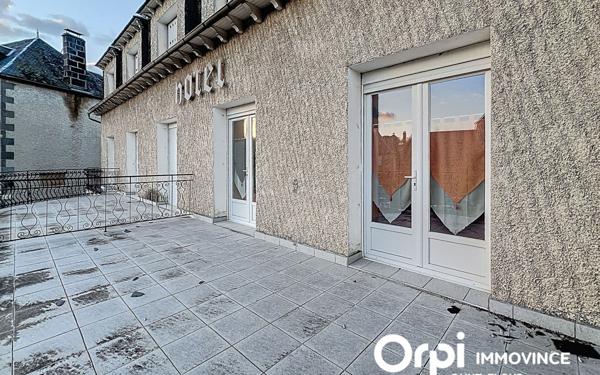 Immeuble à vendre    6 pièces • 88 m2 Neuvéglise