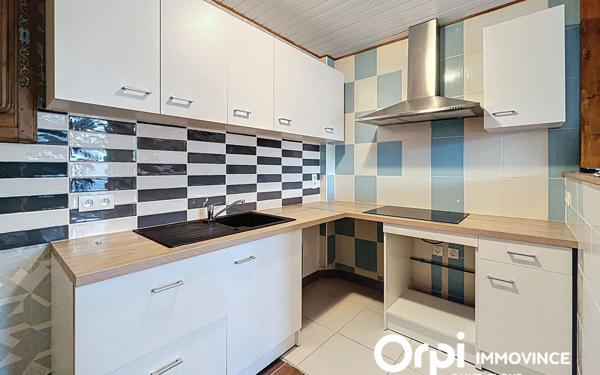 Immeuble à vendre    6 pièces • 88 m2 Neuvéglise