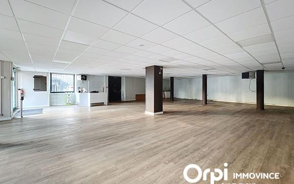 Immeuble à vendre    6 pièces • 88 m2 Neuvéglise