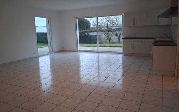 Maison à louer    4 pièces •  Étaules