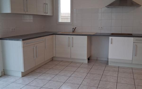 Maison à louer    4 pièces •  Étaules