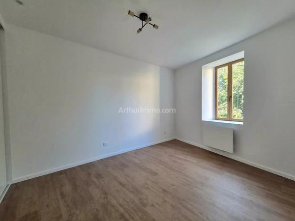 Location                                                      Appartement
                        
                     2 pièces                      47 m2                     à Callas
