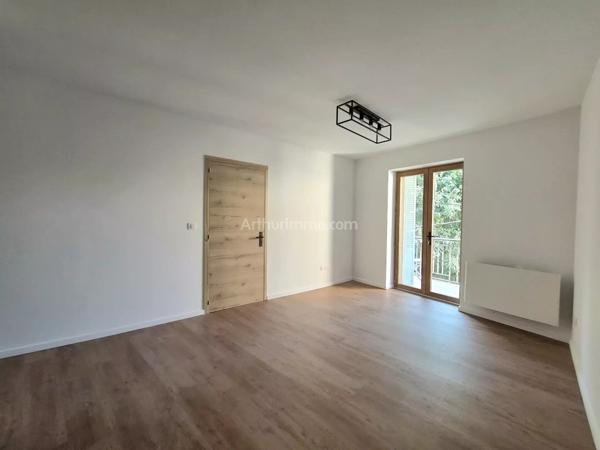 Location                                                      Appartement
                        
                     2 pièces                      47 m2                     à Callas