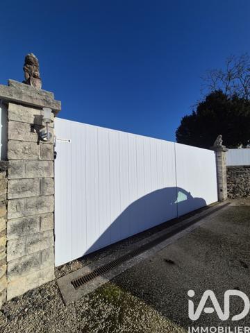 Maison à vendre 9 pièces 192 m² Saint-Gervais-les-Trois-Clochers