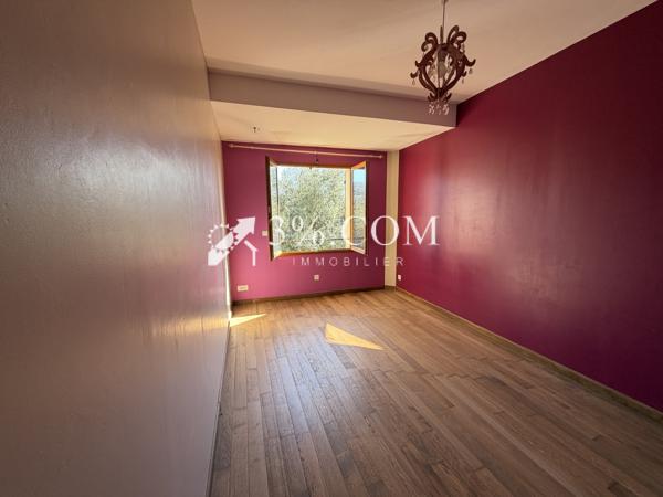 Maison
                                                                                                                                                                                                                                                                                                                        5 pièce(s)                                                                                                                                                                                                          3 chambre(s)                                                                                                                                                                                                          141  m²