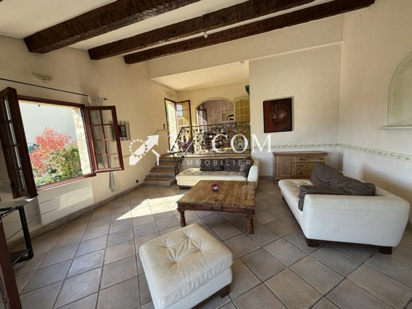Maison
                                                                                                                                                                                                                                                                                                                        5 pièce(s)                                                                                                                                                                                                          3 chambre(s)                                                                                                                                                                                                          141  m²