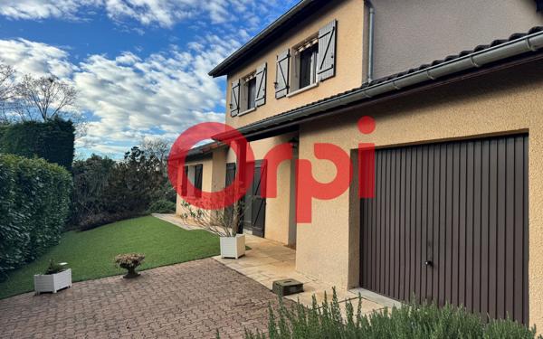 Maison à vendre    5 pièces •  Saint-Genis-Laval