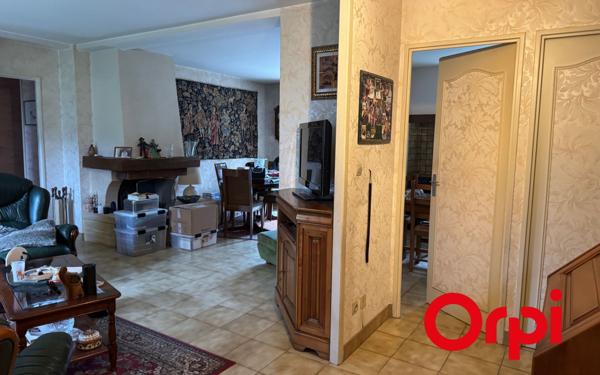 Maison à vendre    5 pièces •  Saint-Genis-Laval