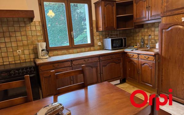 Maison à vendre    5 pièces •  Saint-Genis-Laval