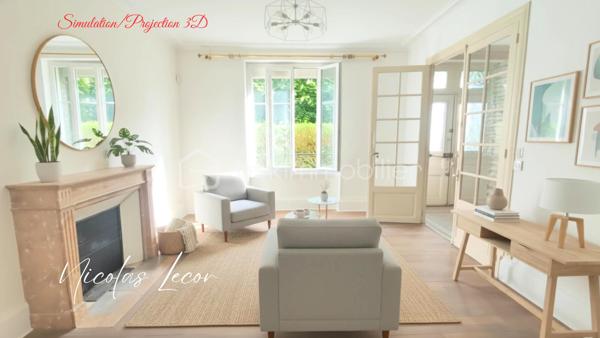 Découvrez cette charmante maison de maître aux volumes généreux, offrant environ 210 m² habitables répartis sur trois niveaux, au cœur d'un environnement calme et verdoyant.

Dès l'entrée, vous serez séduits par les beaux volumes et le cachet préservé de la propriété : moulures, pièces lumineuses et circulation fluide.

Le rez-de-chaussée se compose d'une vaste entrée, d'un salon élégant, d'une salle à manger conviviale ouverte sur le jardin grâce à de larges ouvertures vitrées, ainsi que d'une cuisine aménagée et équipée.

Une seconde partie communicante complète ce niveau et offre de nombreuses possibilités : logement indépendant, activité libérale, accueil familial ou projet locatif. Elle comprend notamment une chambre, une salle de bains avec WC Hudson, un second wc indépendant, deux entrées indépendantes, coin débarras et un espace chaufferie.

À l'étage, vous trouverez plusieurs espaces nuit comprenant trois chambres dont deux suites parentale avec point d'eau privatif, un bureau ainsi qu'une salle d'eau récente avec WC.

Le dernier niveau accueille deux chambres supplémentaires et un WC avec lave-mains.

À l'extérieur, le terrain clos et arboré d'environ 2 700 m² constitue un véritable havre de paix. Vous profiterez d'un verger, de vignes, de kiwis et bien d'autres, d'un puits fonctionnel ainsi que d'un espace piscinable.

Les dépendances viennent compléter l'ensemble avec :

- Une grande dépendance servant actuellement de garage avec mezzanine de stockage 
- Un abri pour camping-car 
- Un carport 
- Deux caves

Côté prestations :

- Pompe à chaleur air/eau installée en 2023 sous contrat d'entretien 
- Ballon thermodynamique 
- Double vitrage PVC 
- Électricité entièrement refaite en 2026
- Tout-à-l'égout

Une propriété pleine de charme, parfaitement entretenue, offrant de multiples possibilités d'aménagement : grande maison familiale, projet intergénérationnel, activité professionnelle ou investissement locatif.